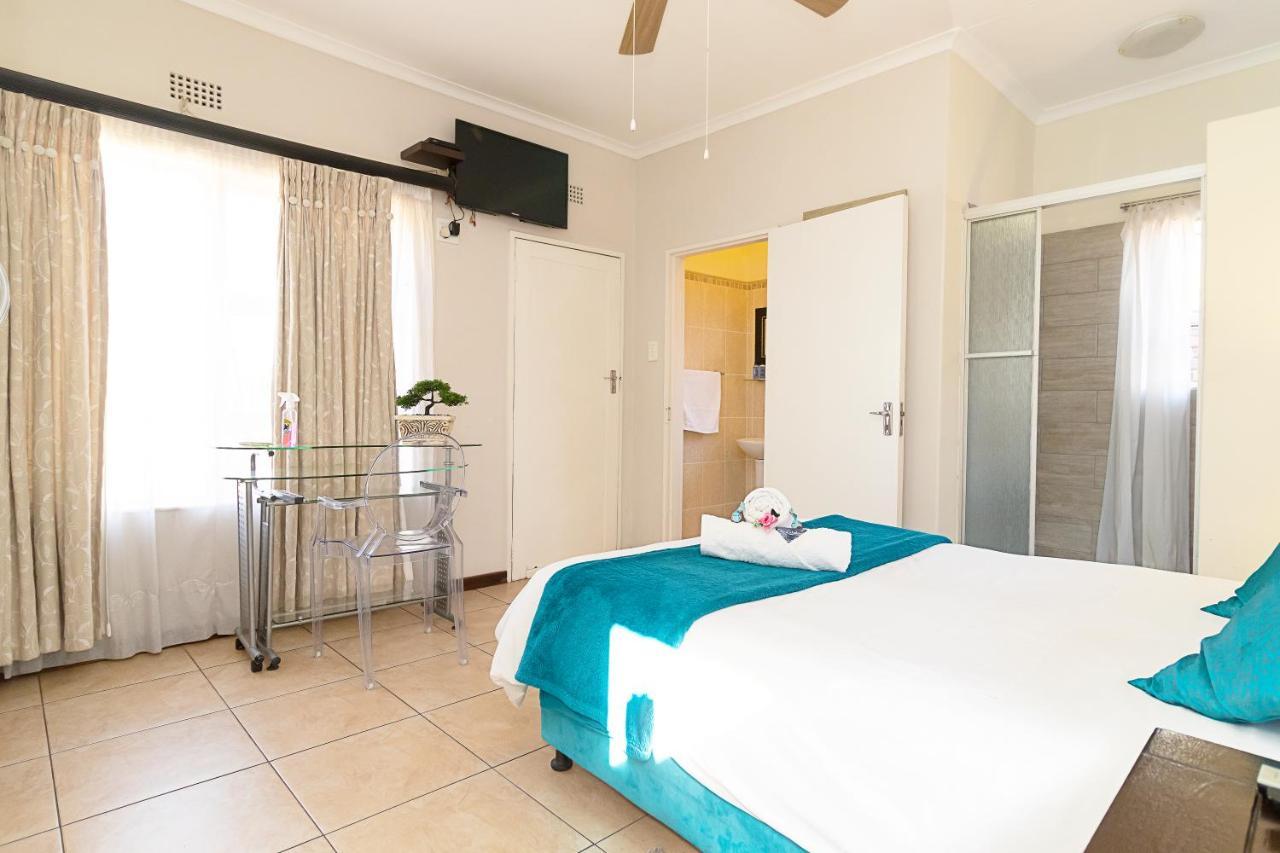 Brakpan Vliegveld The Lakehouse Guest House מראה חיצוני תמונה