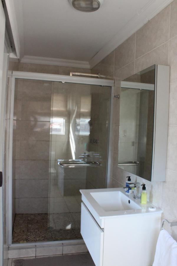 Brakpan Vliegveld The Lakehouse Guest House מראה חיצוני תמונה