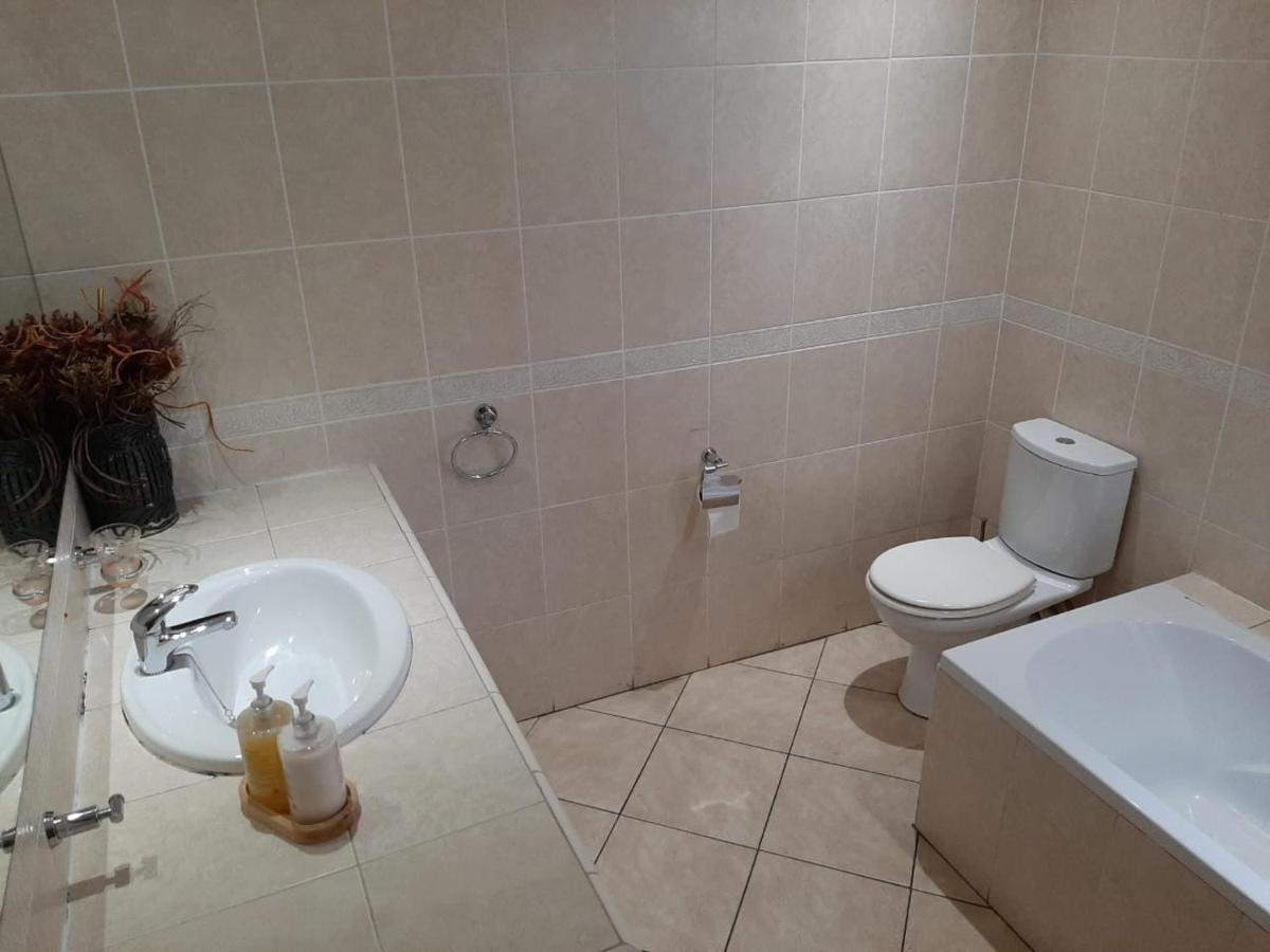 Brakpan Vliegveld The Lakehouse Guest House מראה חיצוני תמונה