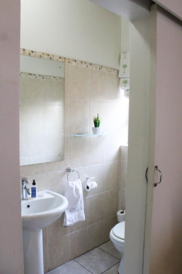 Brakpan Vliegveld The Lakehouse Guest House מראה חיצוני תמונה